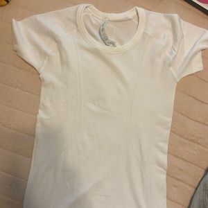 white short sleeve swiftly tech size 4